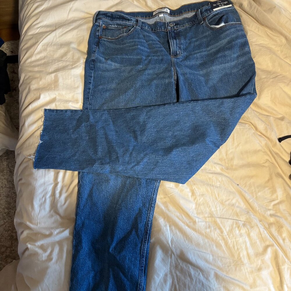 NWT Abercrombie The '90's straight Mid Rise Curve Love 18 Long